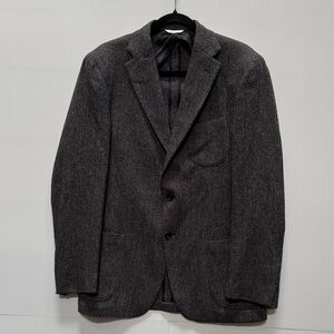 Howard Yount Charcoal Herringbone Tweed Coat made in Italy 🇮🇹